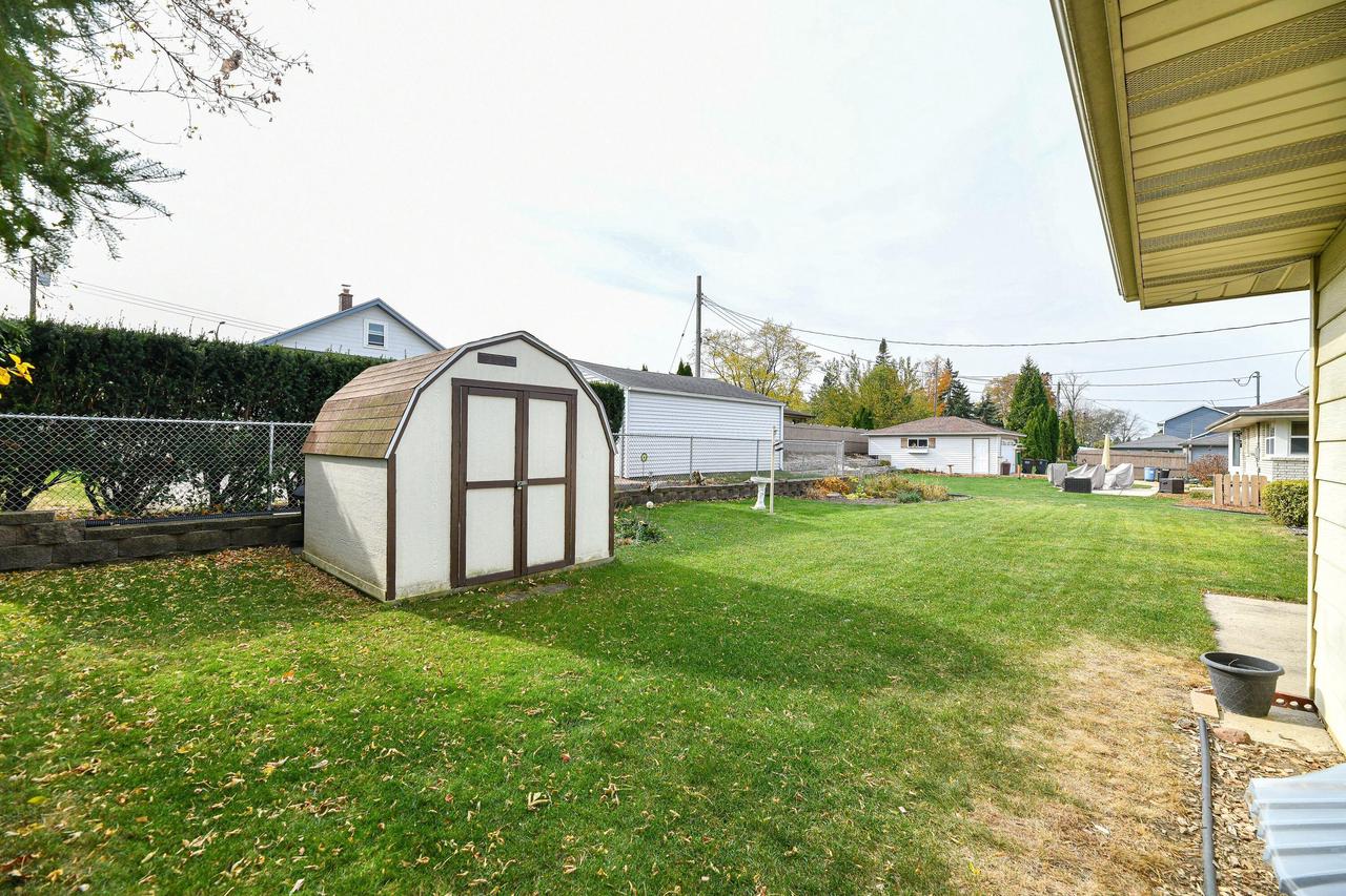 6921 West Chapman AVENUE