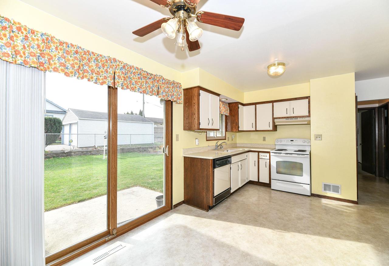 6921 West Chapman AVENUE