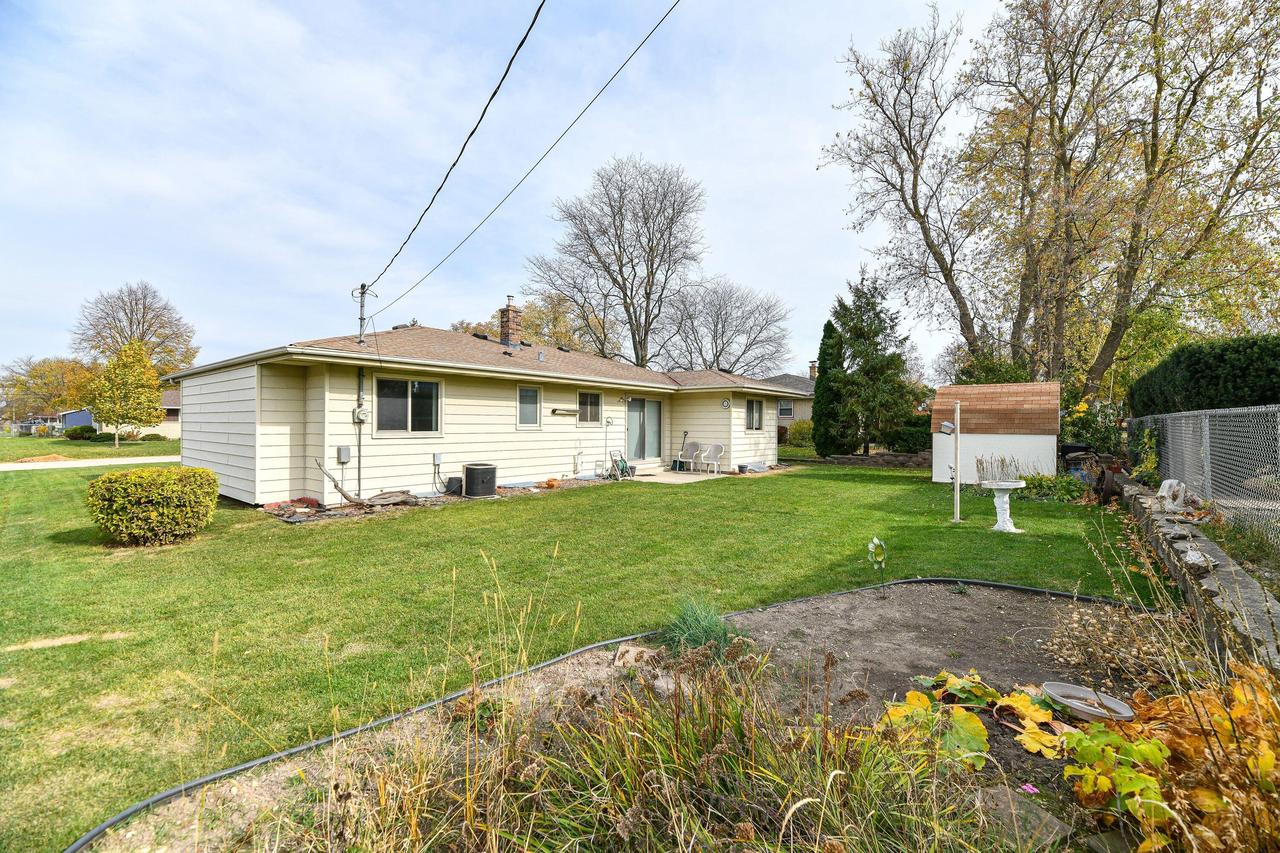 6921 West Chapman AVENUE