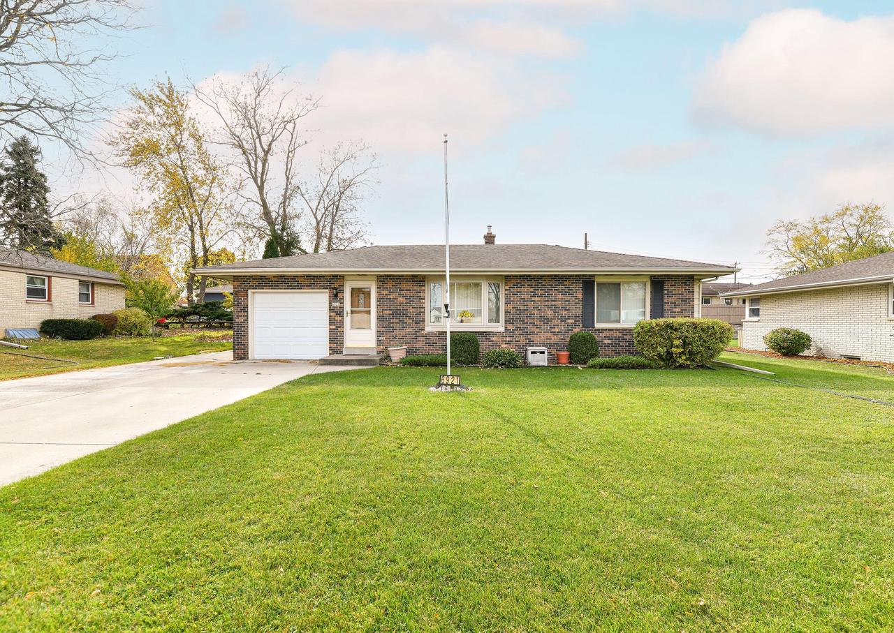 6921 West Chapman AVENUE