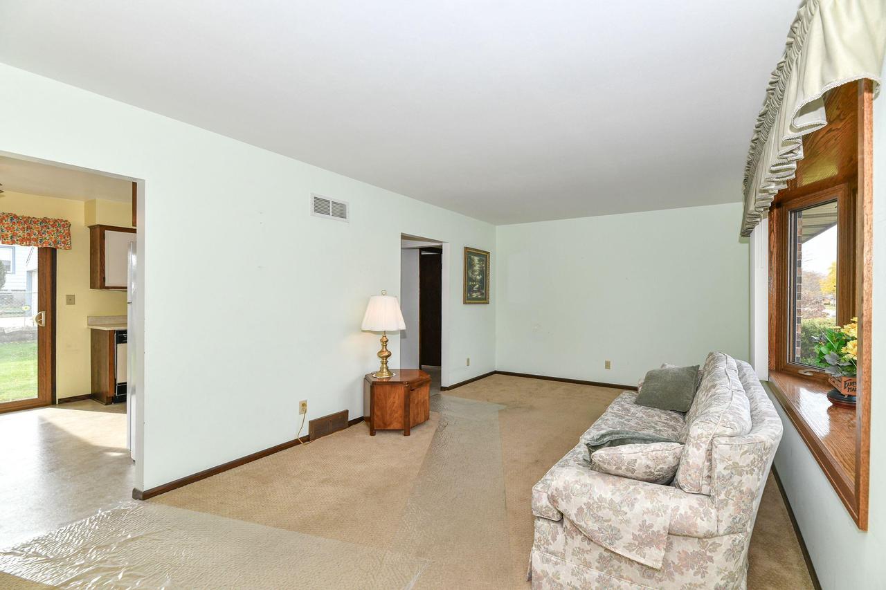 6921 West Chapman AVENUE