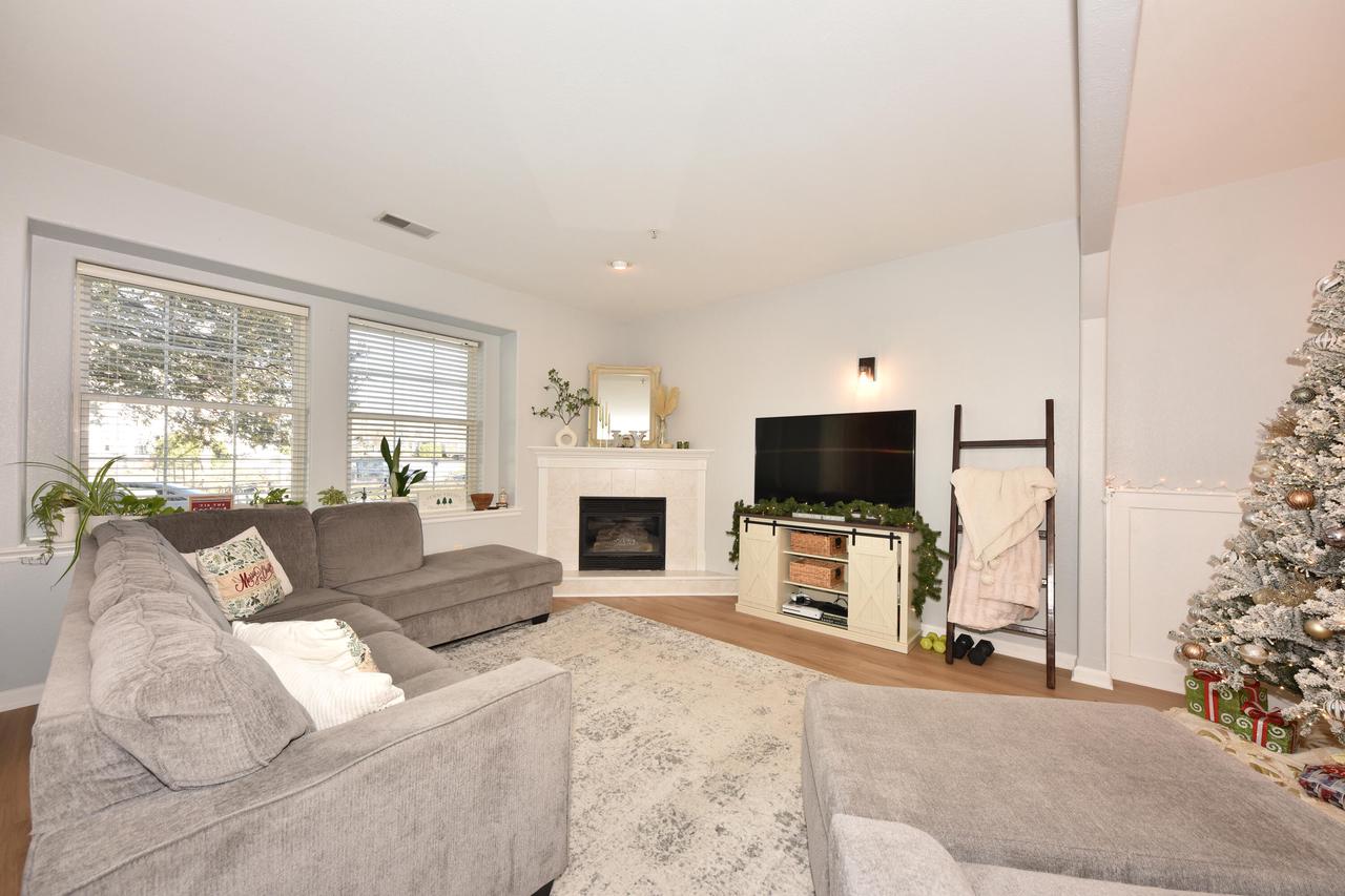 380 Terrace DRIVE WEST West