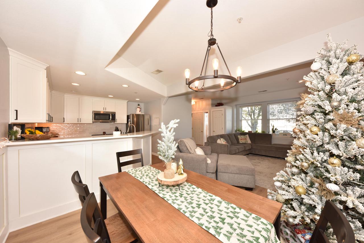 380 Terrace DRIVE WEST West