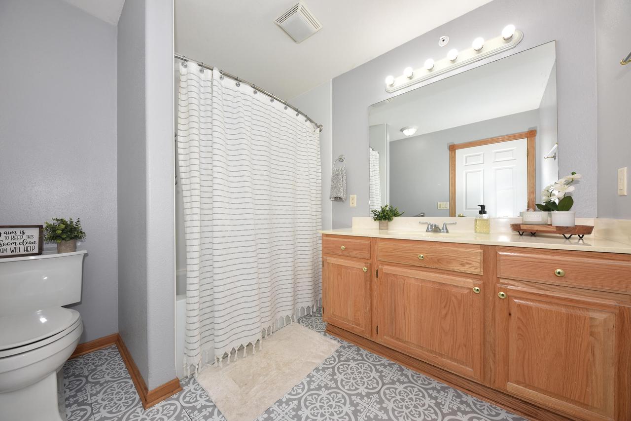 380 Terrace DRIVE WEST West