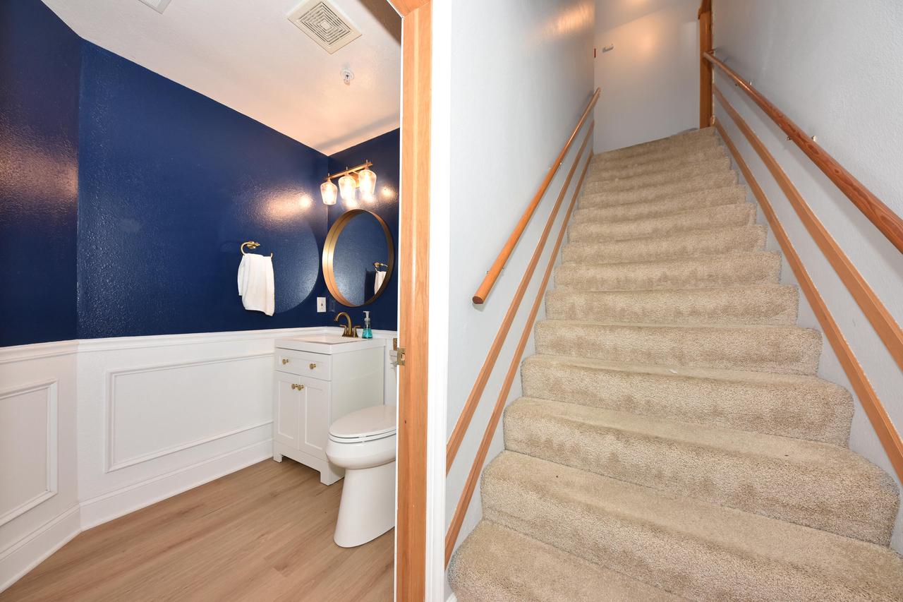 380 Terrace DRIVE WEST West