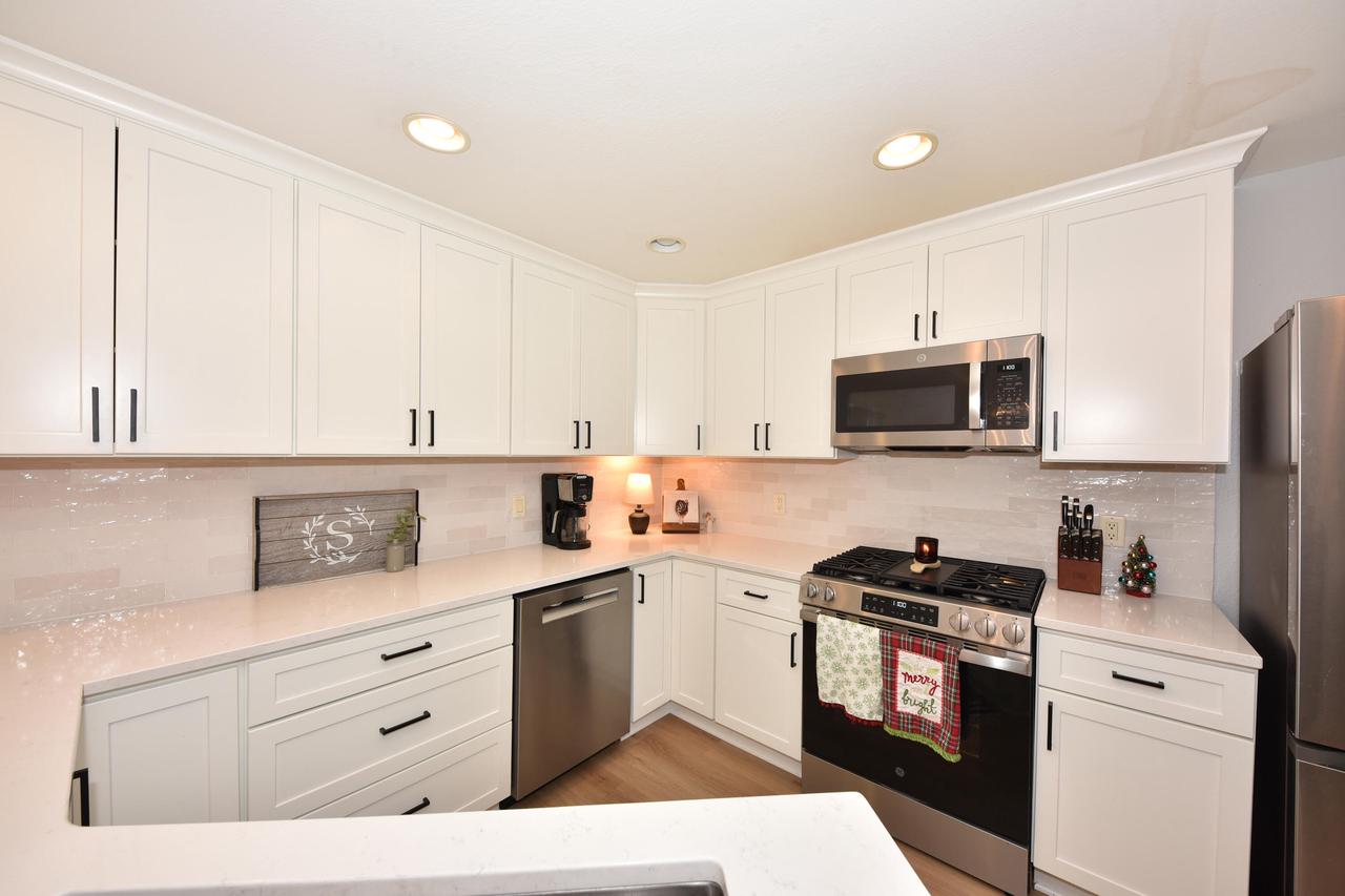 380 Terrace DRIVE WEST West