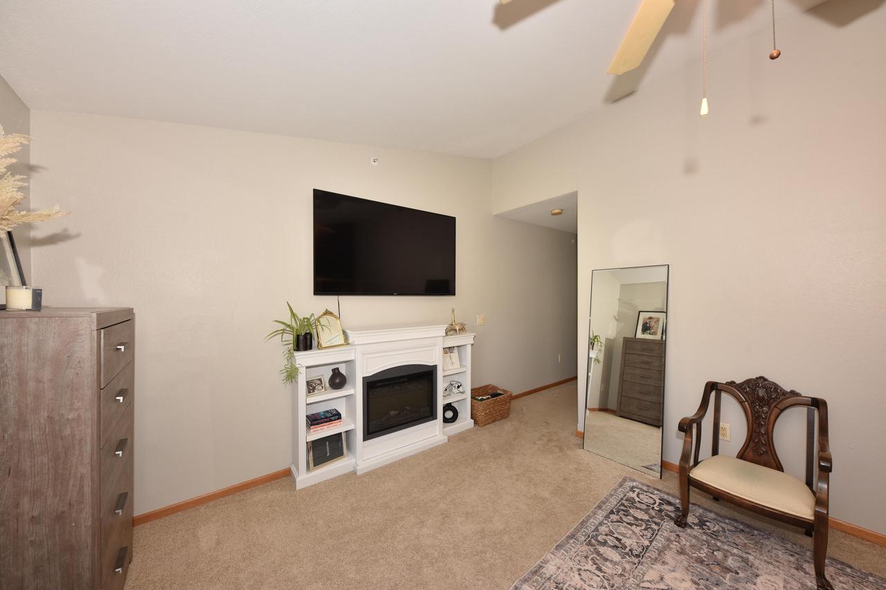 380 Terrace DRIVE WEST West