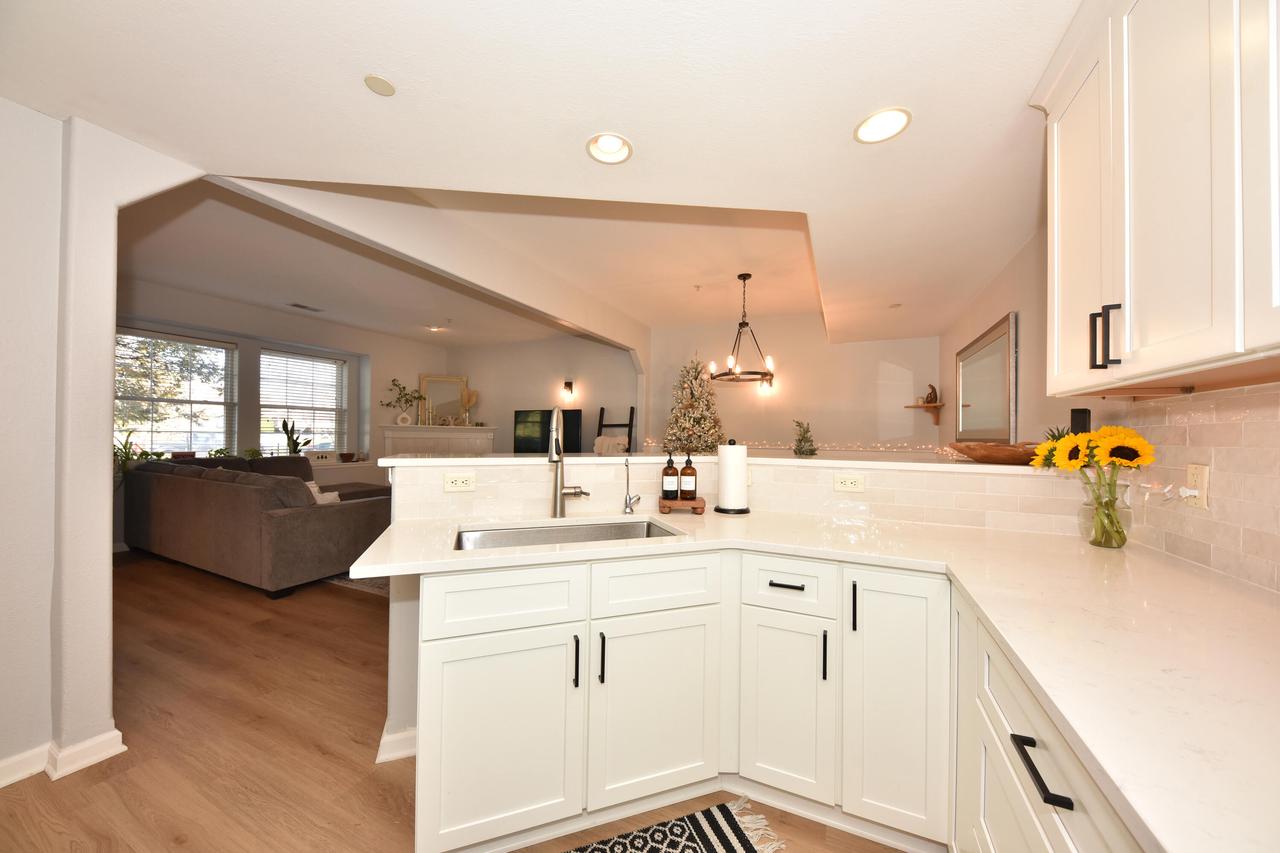 380 Terrace DRIVE WEST West