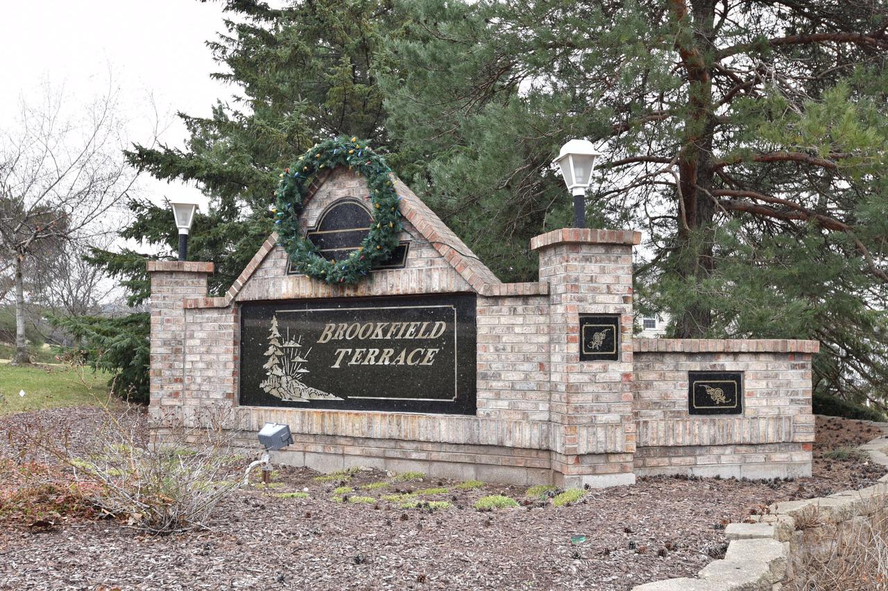 380 Terrace DRIVE WEST West