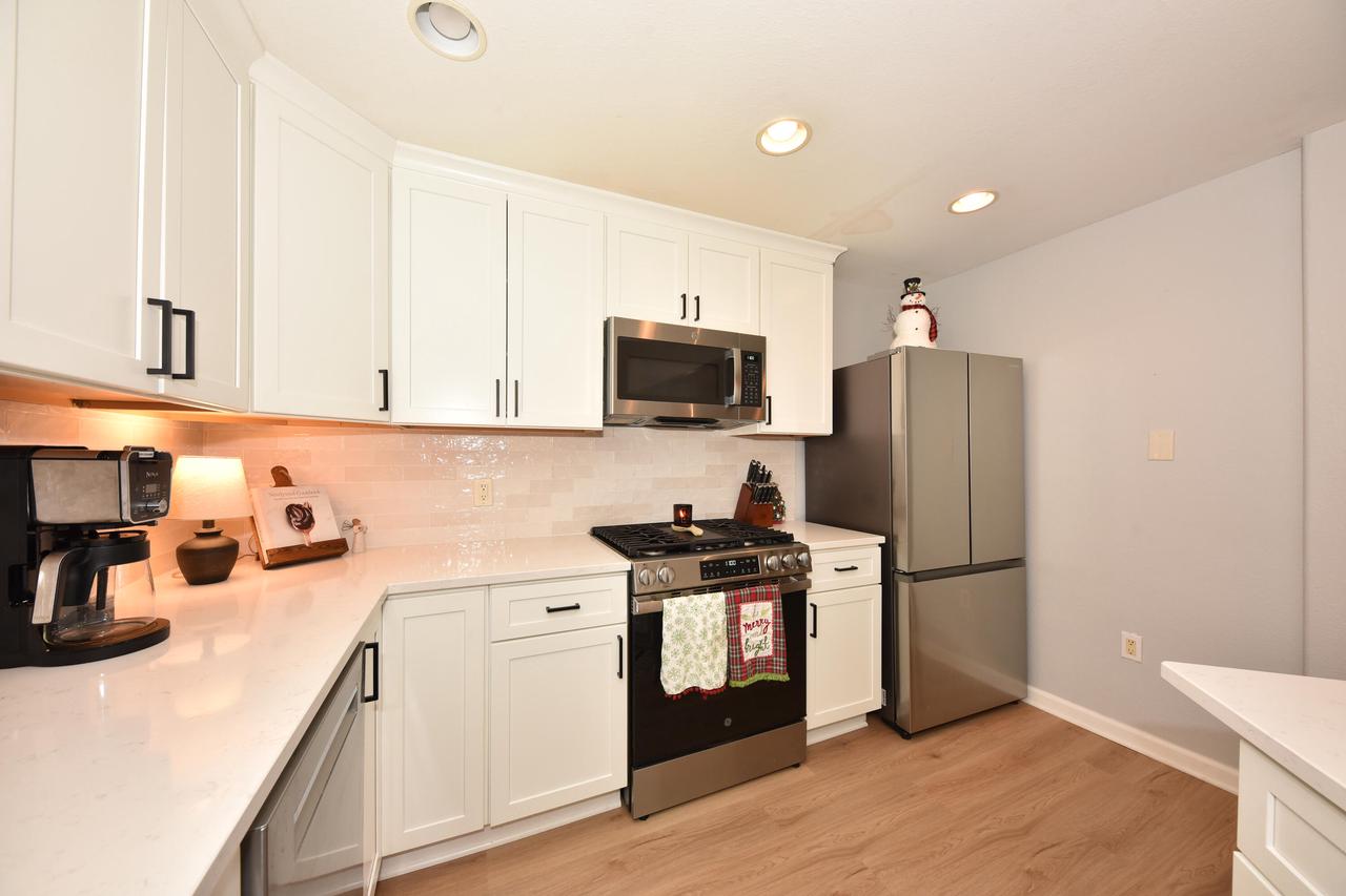 380 Terrace DRIVE WEST West