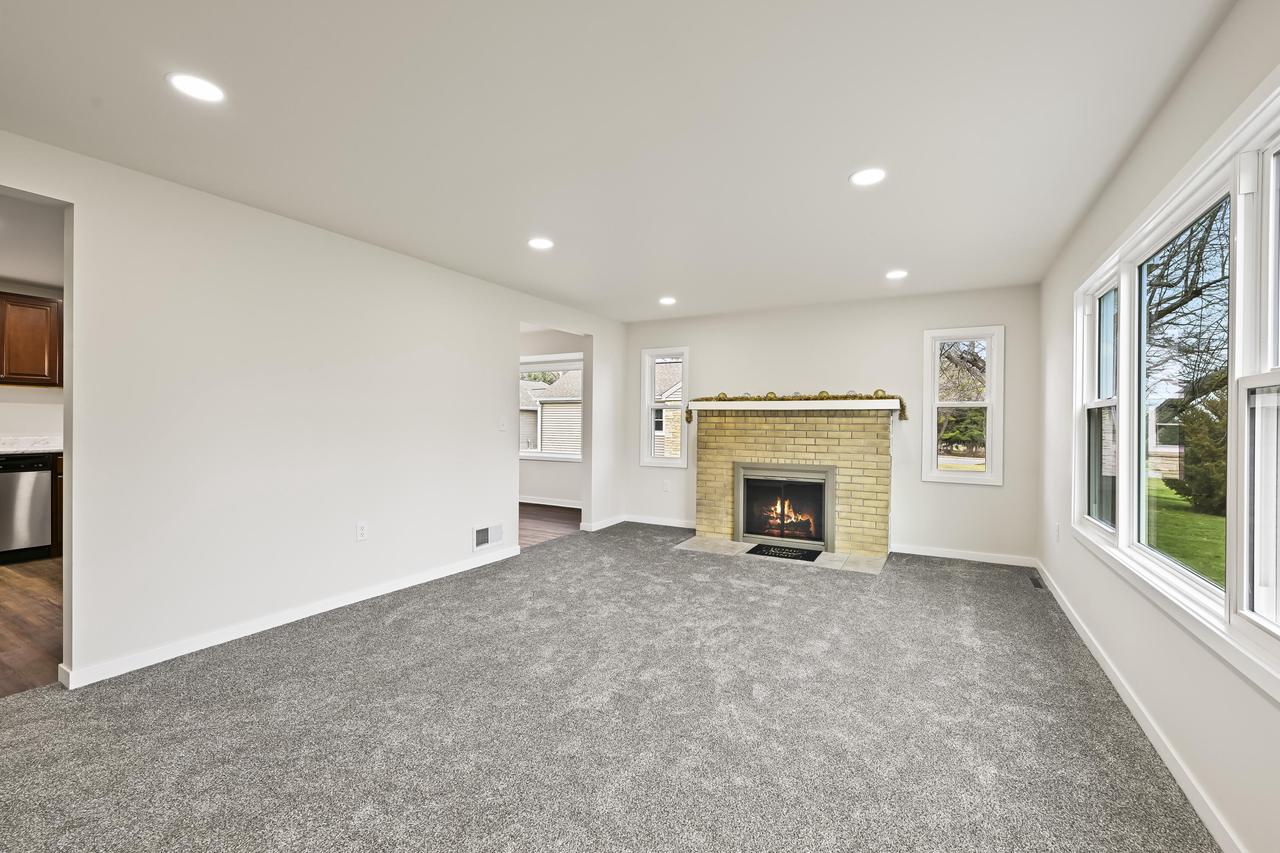 125 South Oakwood BOULEVARD