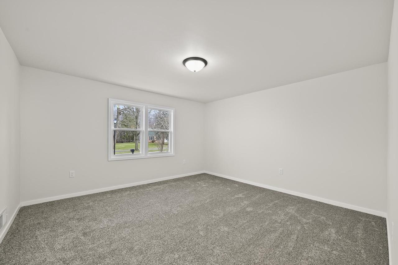 125 South Oakwood BOULEVARD