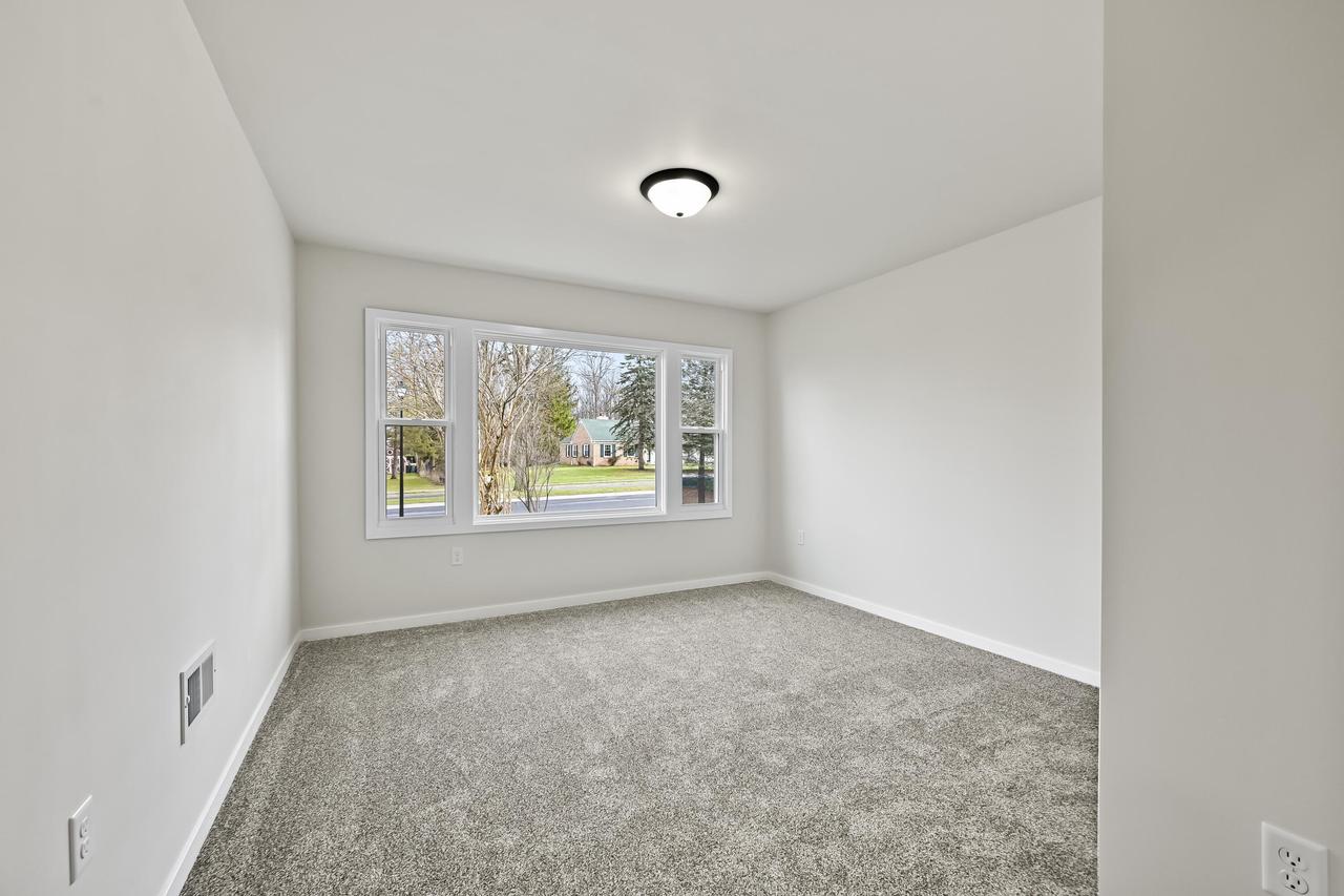 125 South Oakwood BOULEVARD