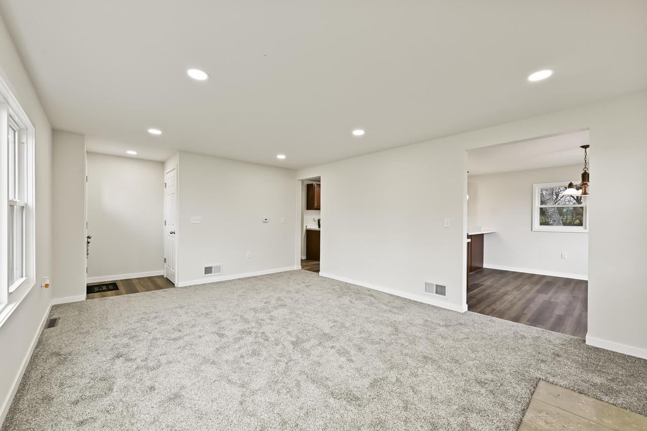 125 South Oakwood BOULEVARD