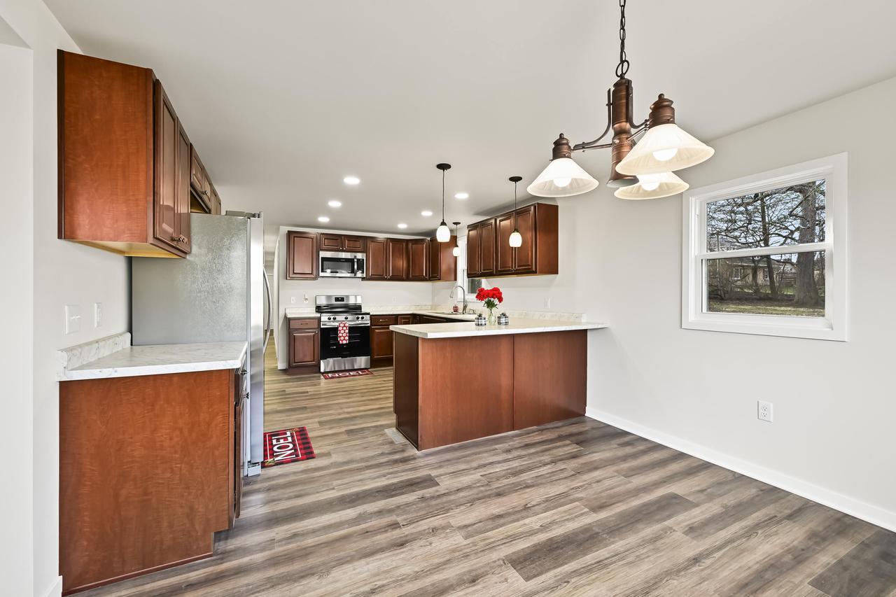 125 South Oakwood BOULEVARD