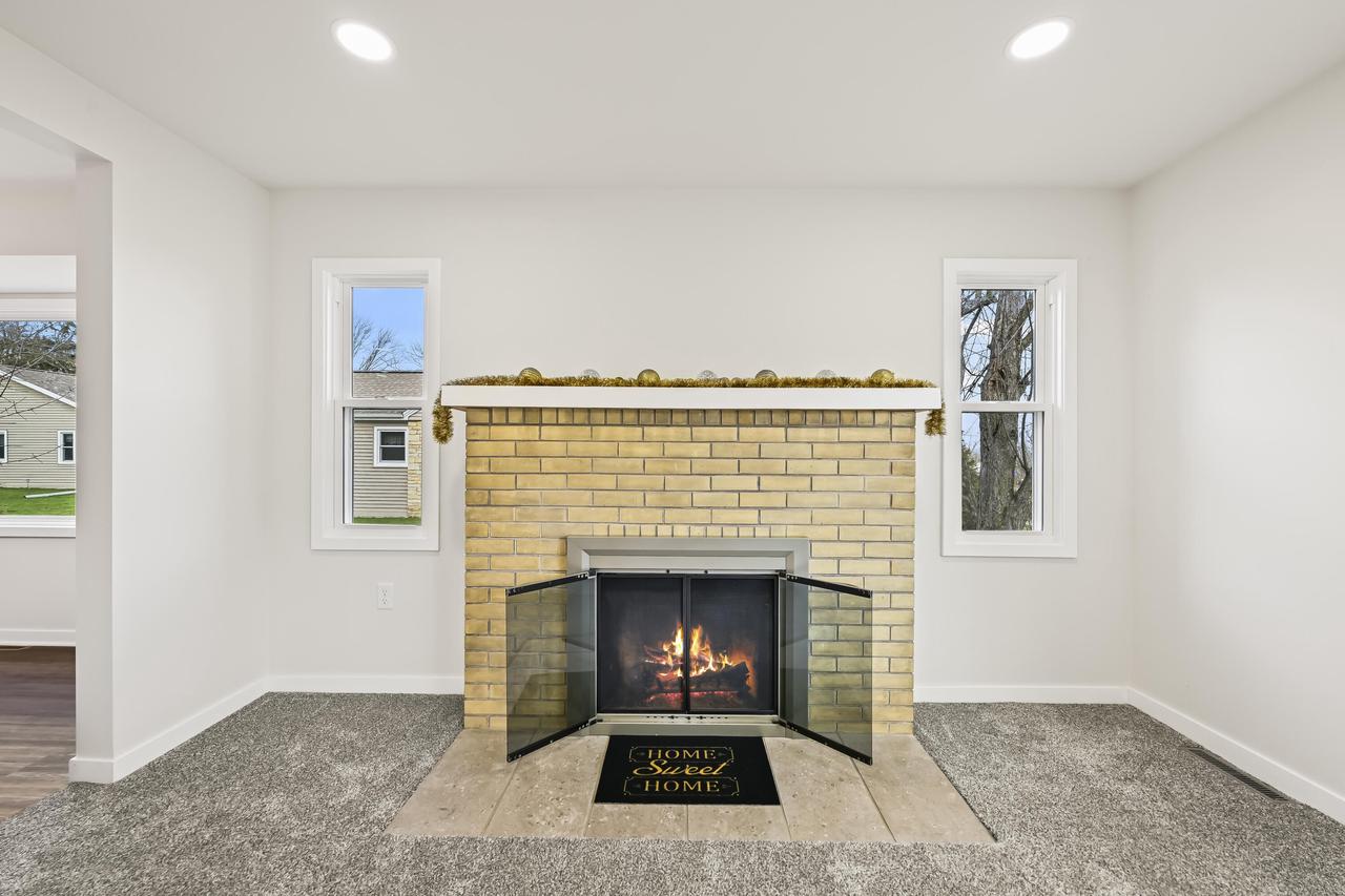 125 South Oakwood BOULEVARD