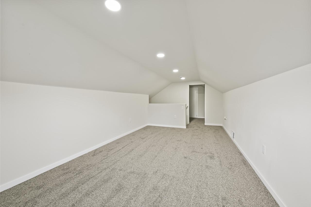 125 South Oakwood BOULEVARD