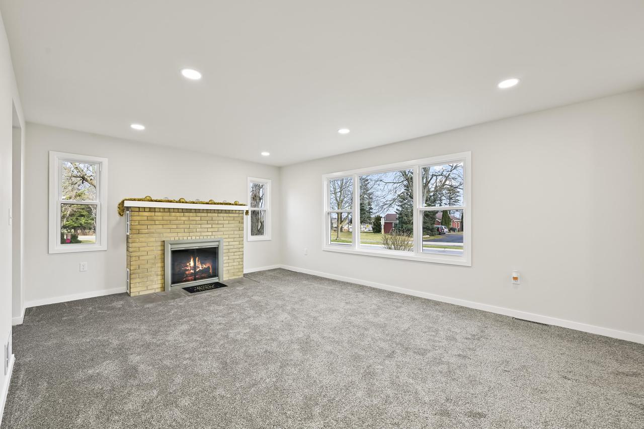 125 South Oakwood BOULEVARD