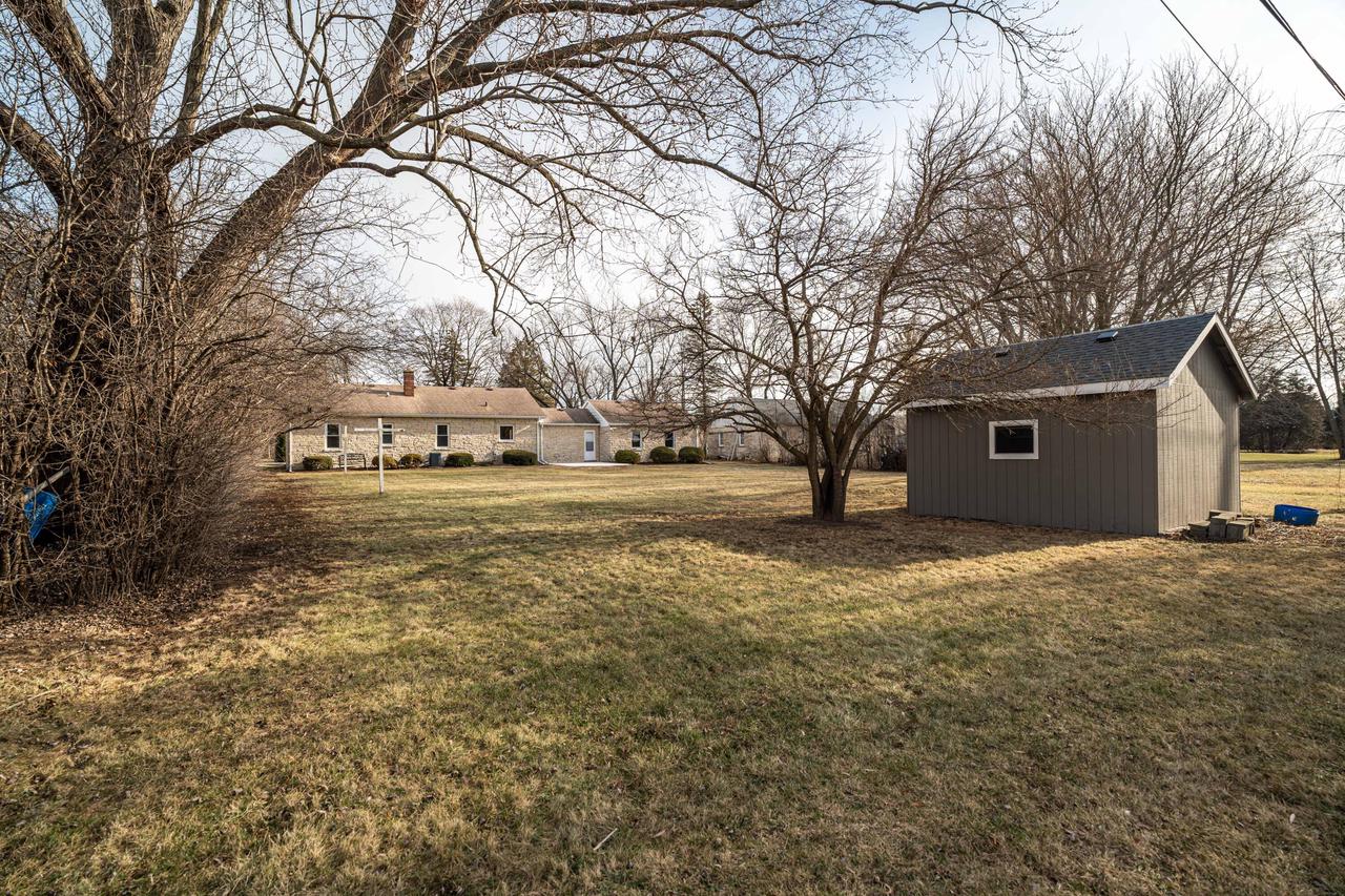 W147N4879 Dolphin DRIVE