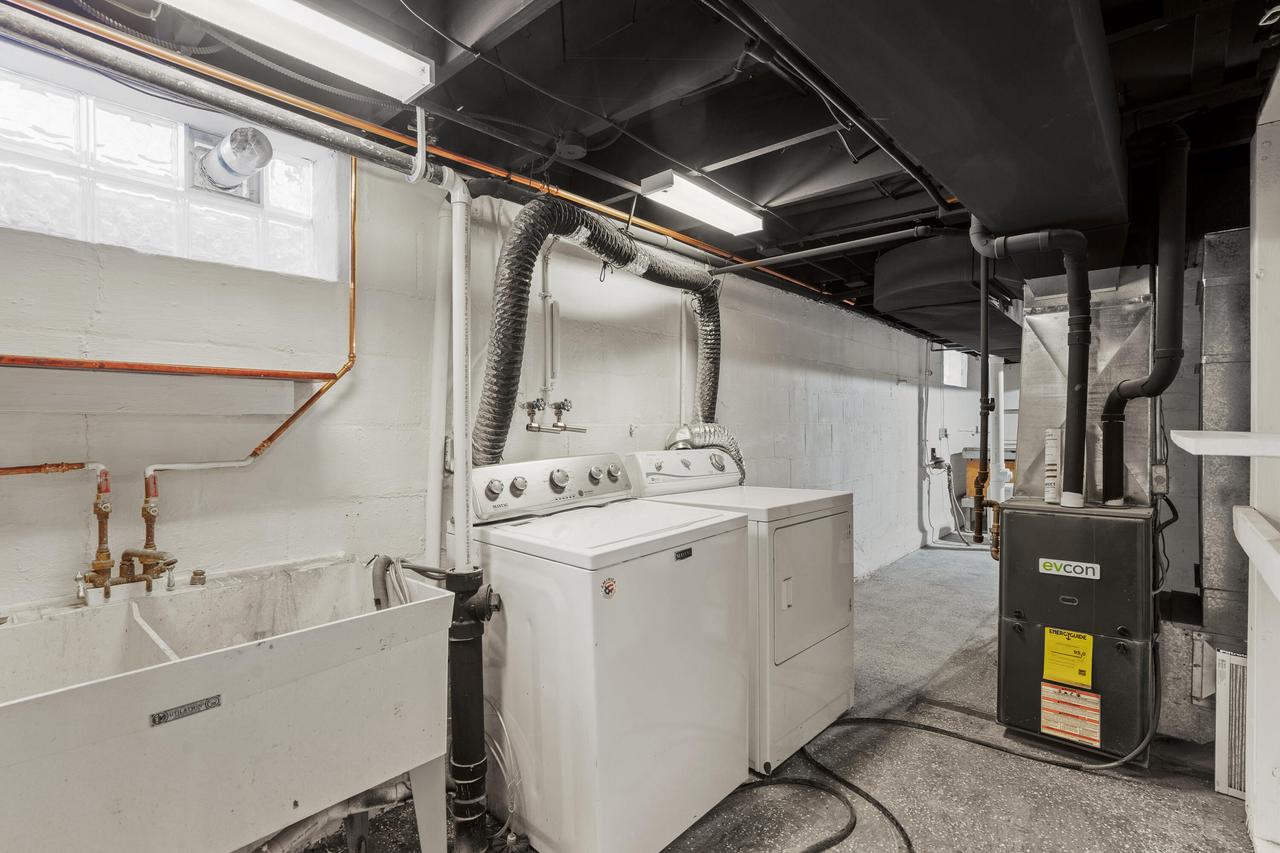 W147N4879 Dolphin DRIVE