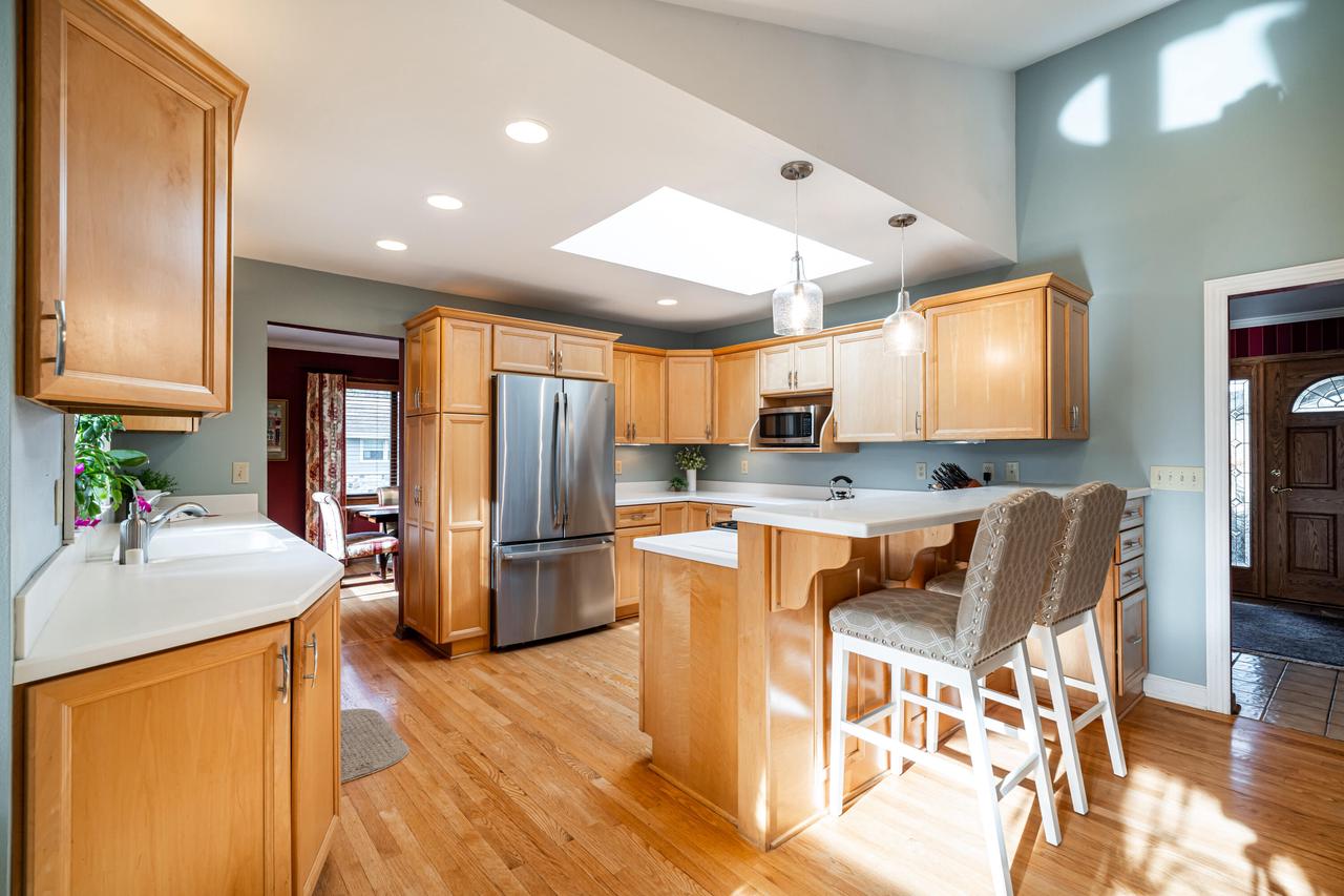 2805 Santa Barbara DRIVE