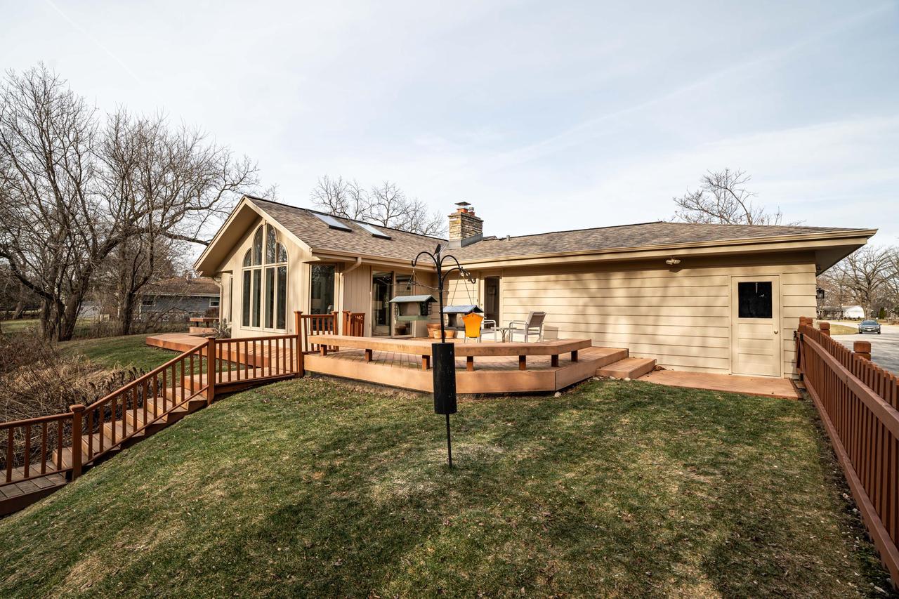 2805 Santa Barbara DRIVE