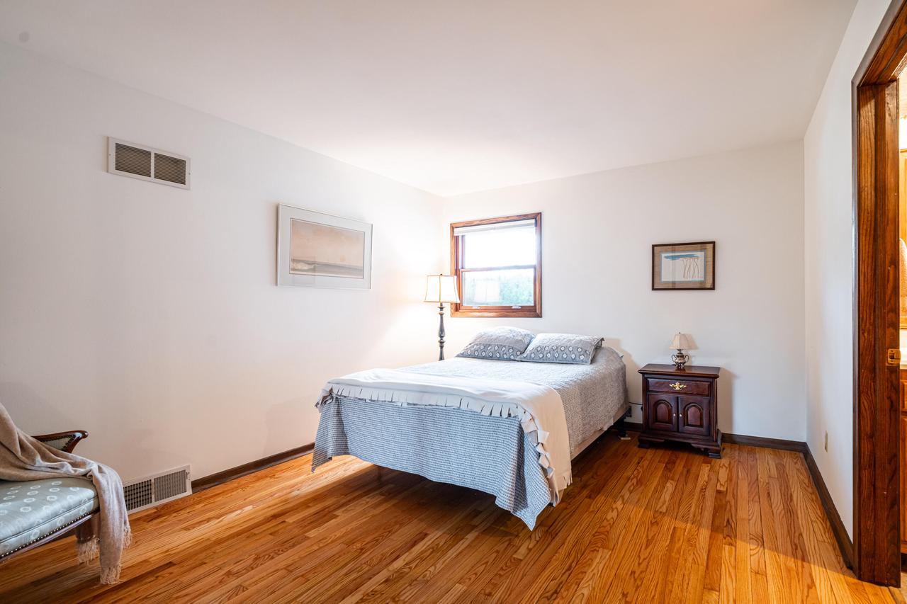 2805 Santa Barbara DRIVE