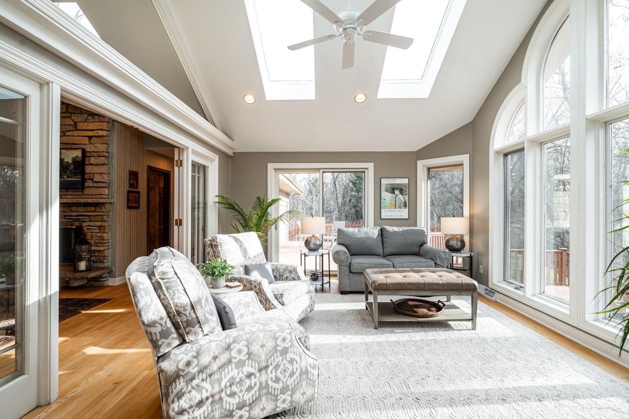 2805 Santa Barbara DRIVE