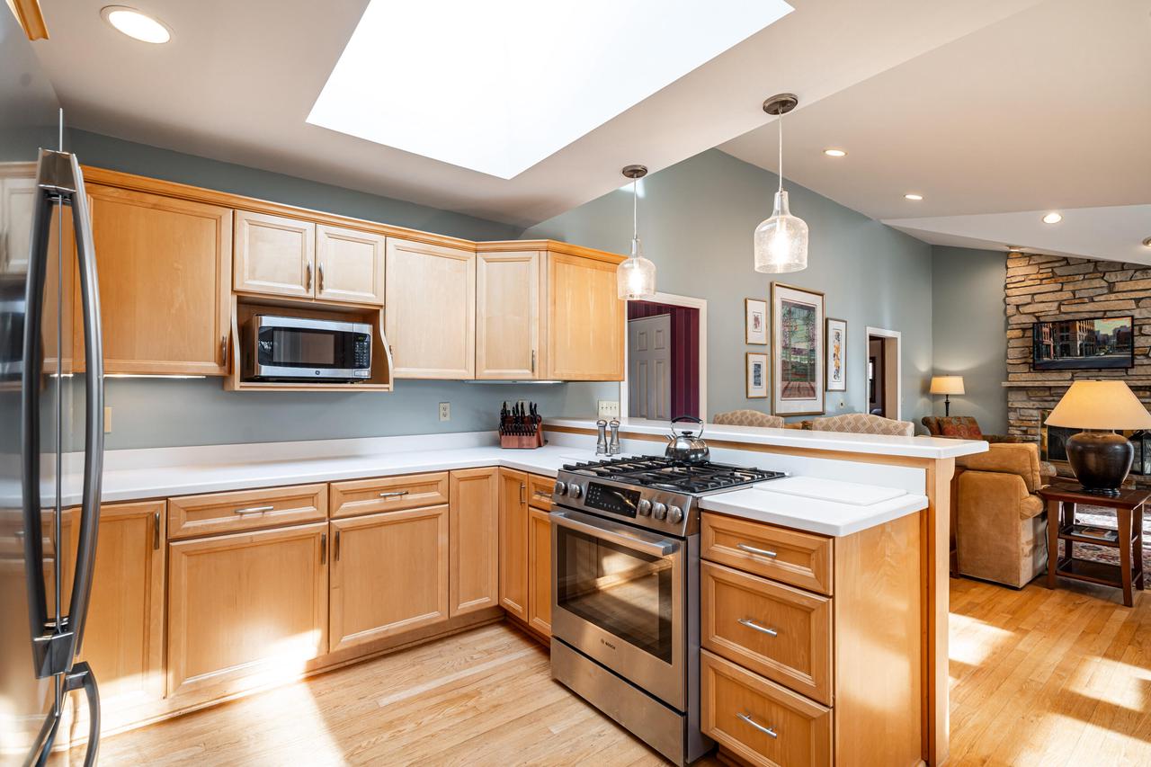 2805 Santa Barbara DRIVE