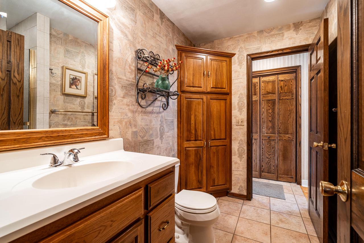 2805 Santa Barbara DRIVE