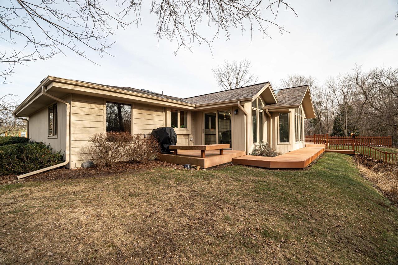 2805 Santa Barbara DRIVE