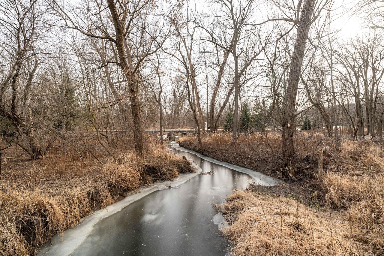 2805 Santa Barbara DRIVE