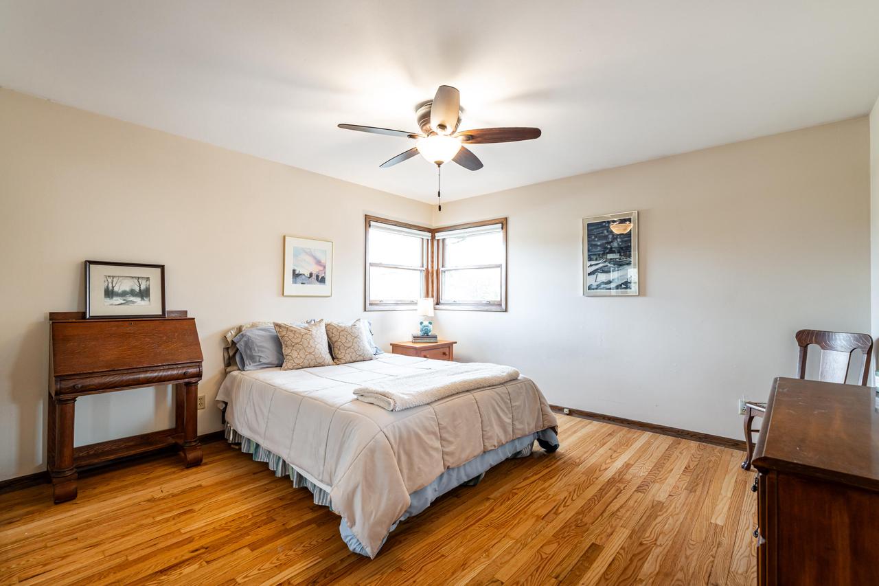 2805 Santa Barbara DRIVE