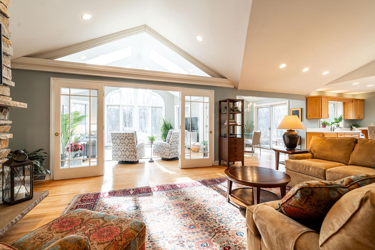 2805 Santa Barbara DRIVE