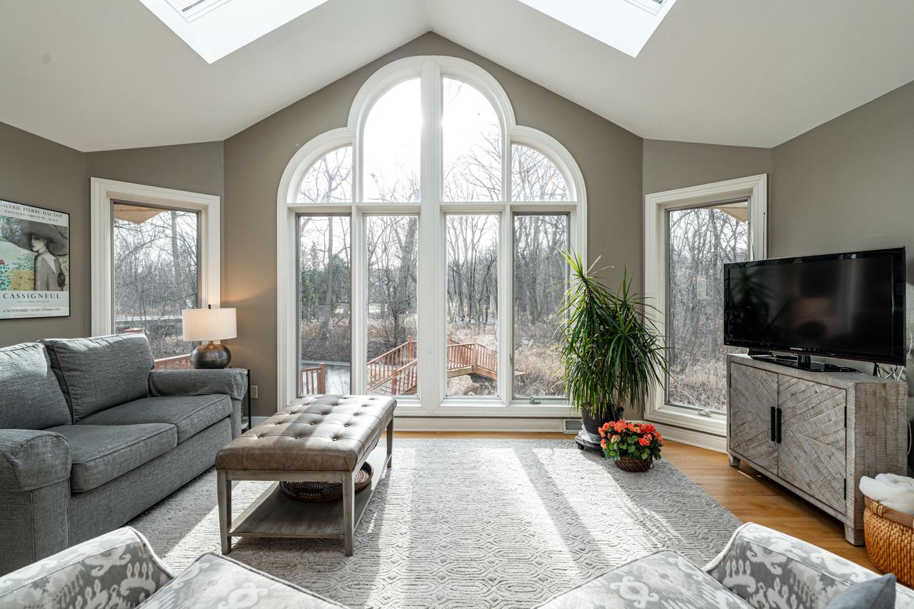 2805 Santa Barbara DRIVE