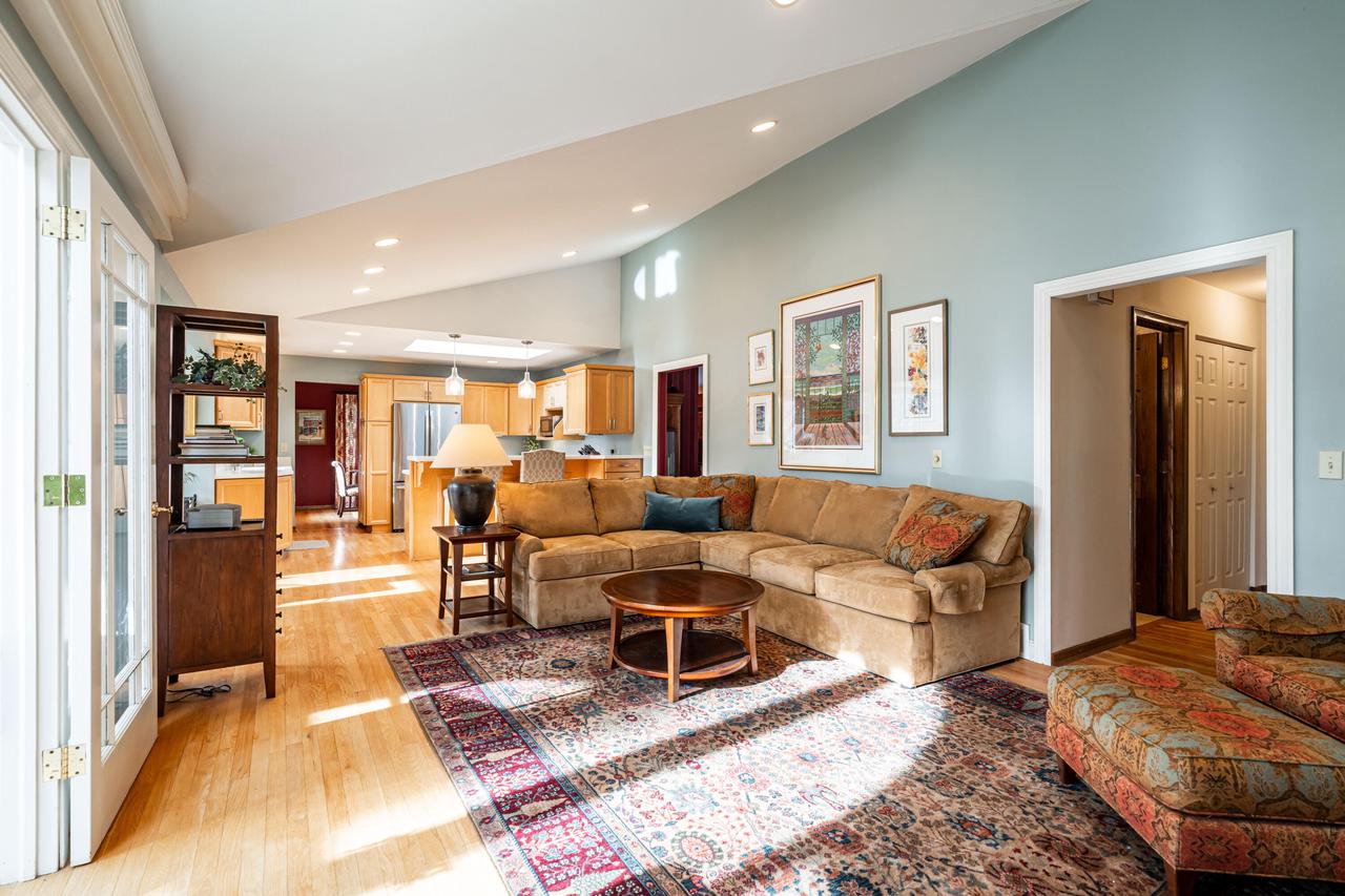 2805 Santa Barbara DRIVE