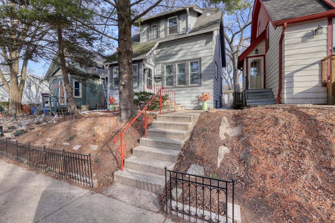 3122 North Newhall STREET