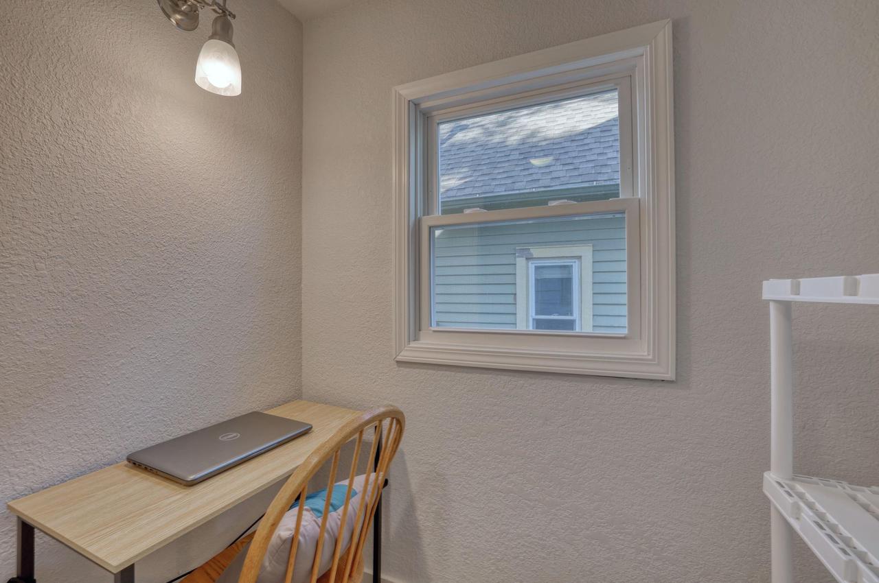 3122 North Newhall STREET