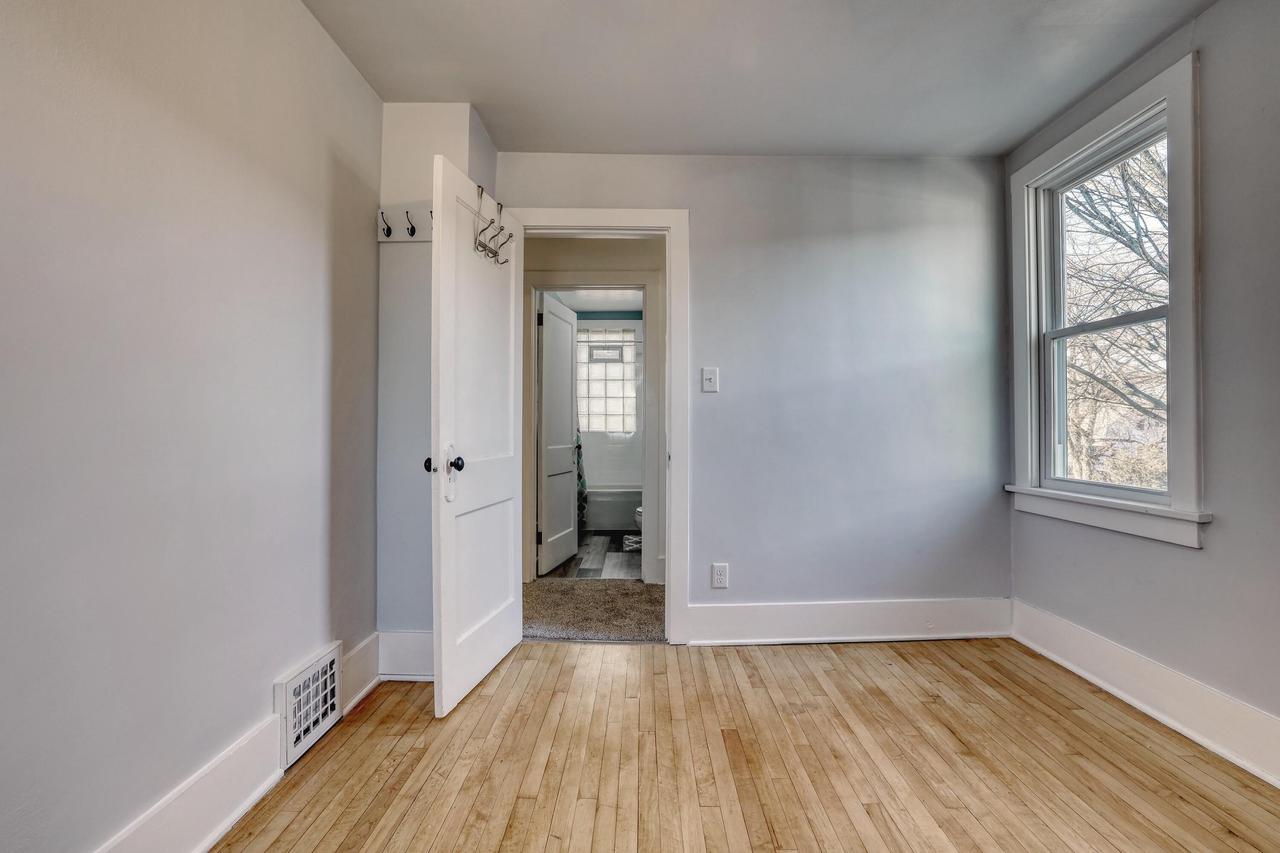 3122 North Newhall STREET