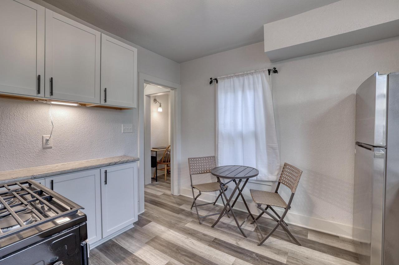 3122 North Newhall STREET