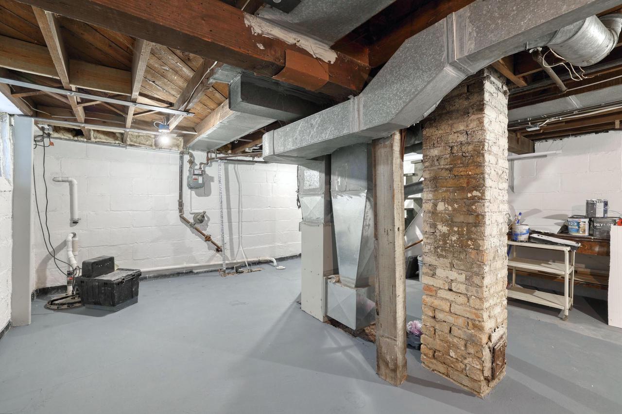 3122 North Newhall STREET