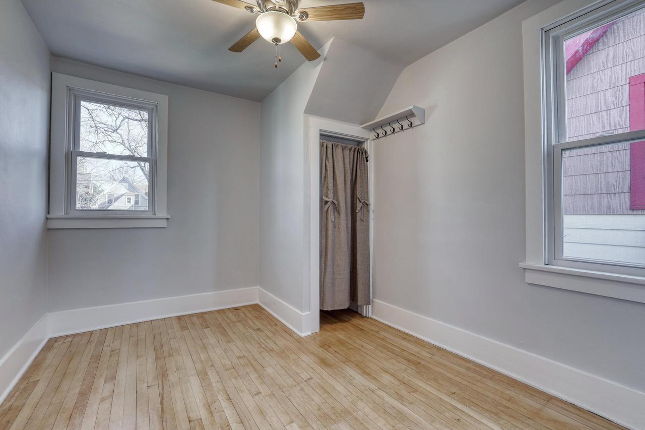 3122 North Newhall STREET