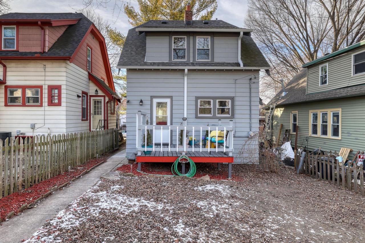 3122 North Newhall STREET