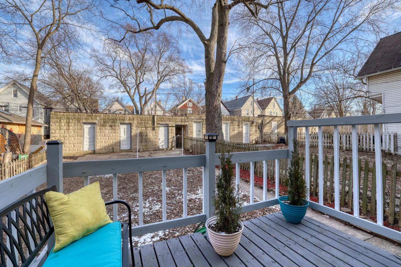 3122 North Newhall STREET