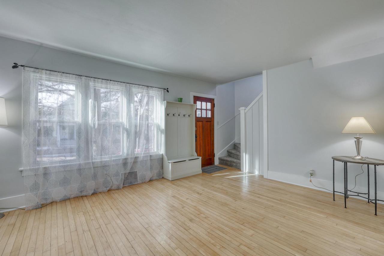 3122 North Newhall STREET