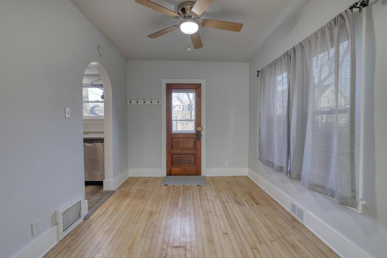 3122 North Newhall STREET