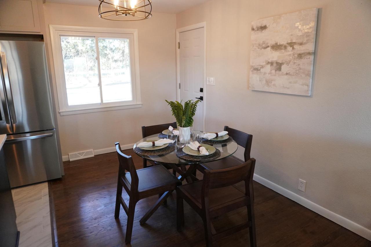 3885 Glen Echo DRIVE