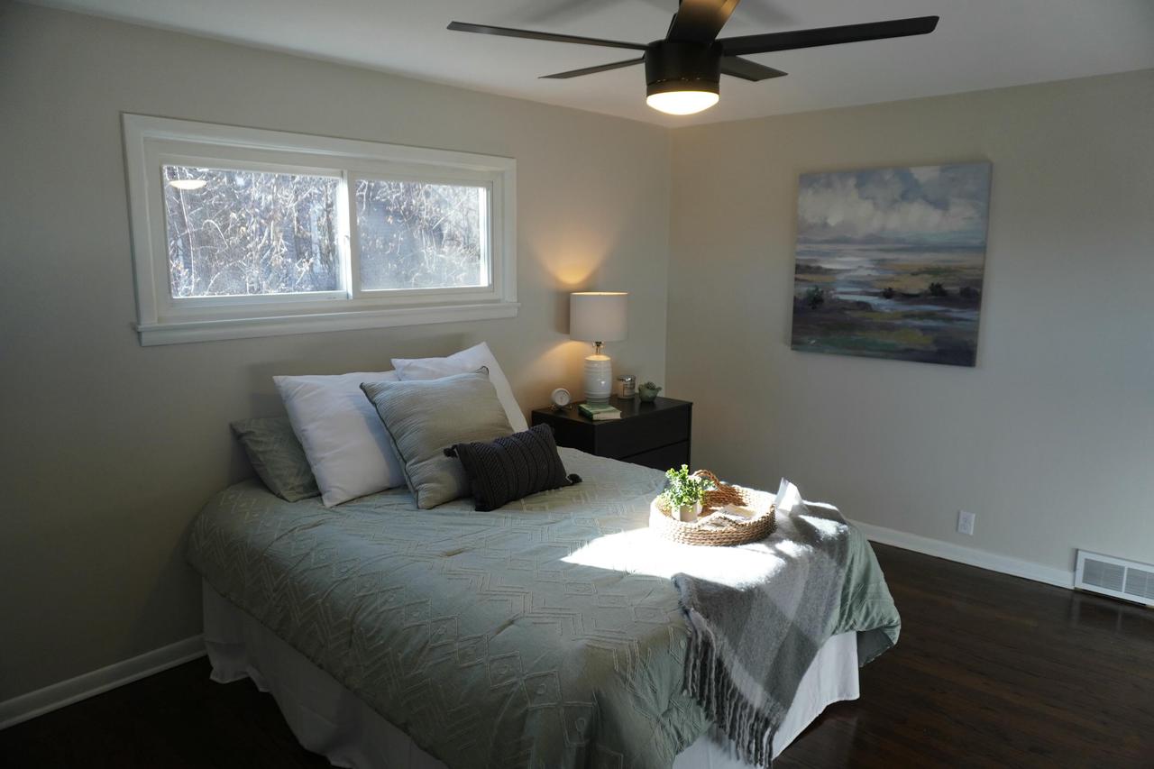 3885 Glen Echo DRIVE