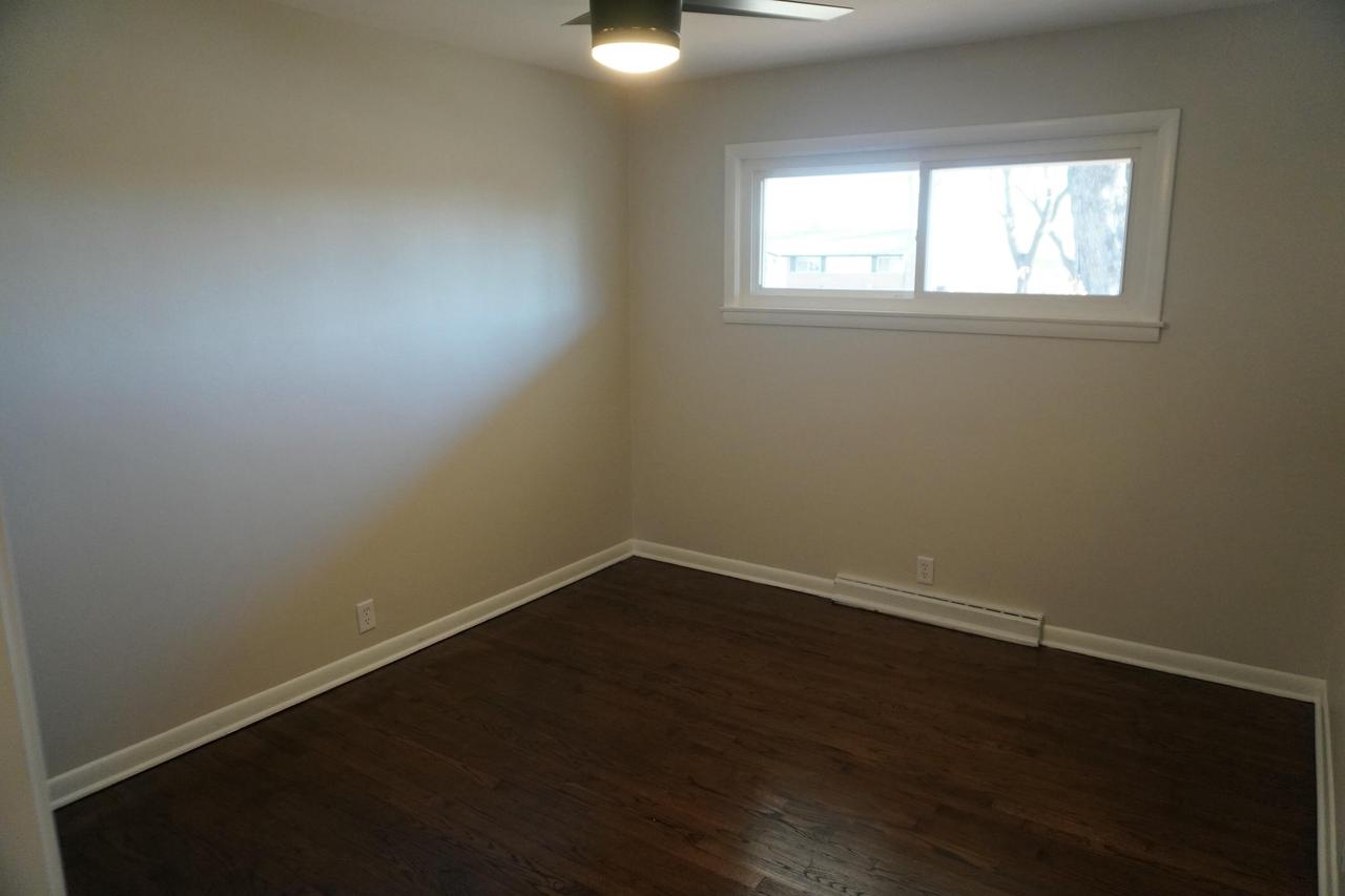 3885 Glen Echo DRIVE