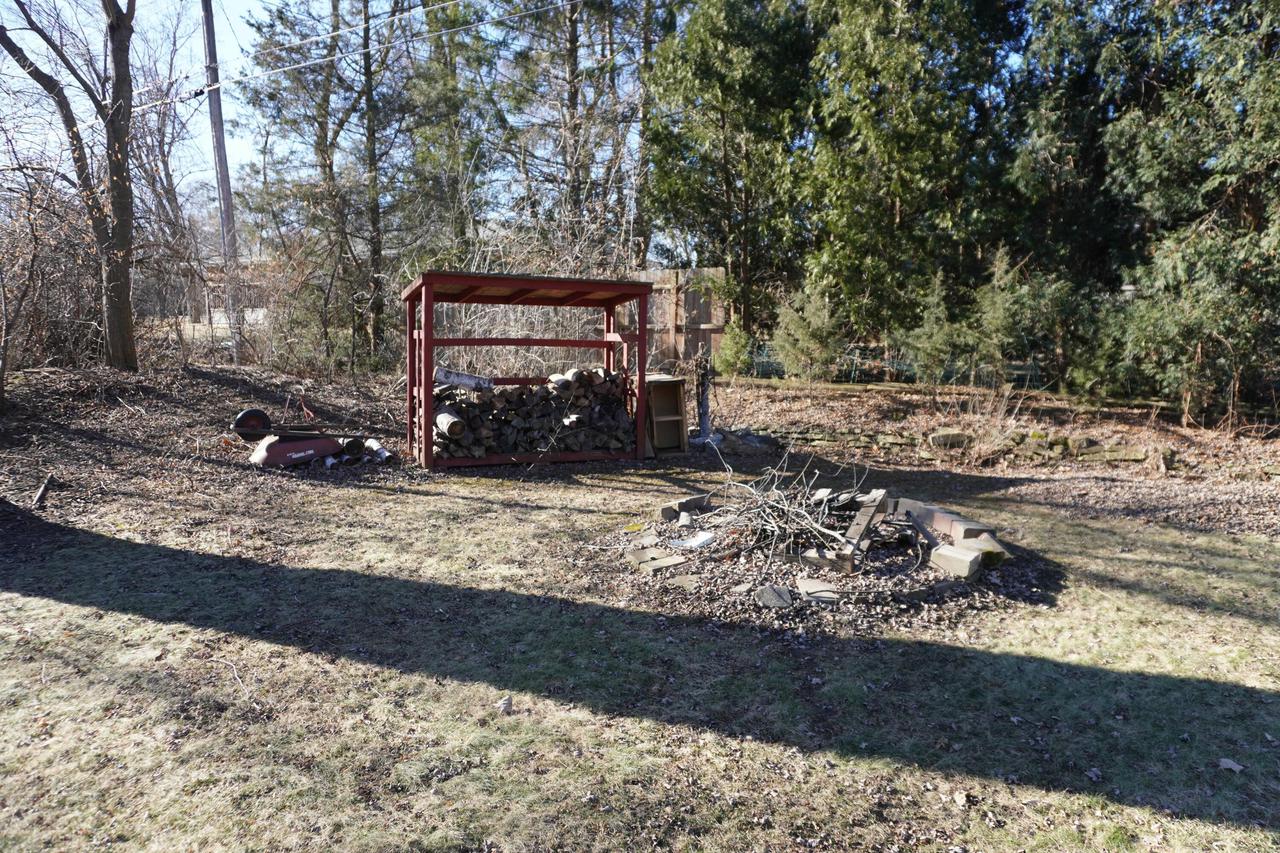 3885 Glen Echo DRIVE